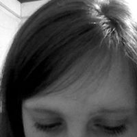 Stephanie Hamilton Photo 9