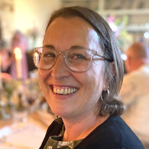 Susanne Hart Photo 31