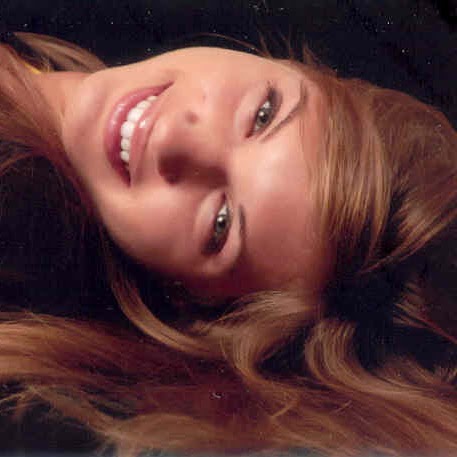Angela Meyer Photo 35