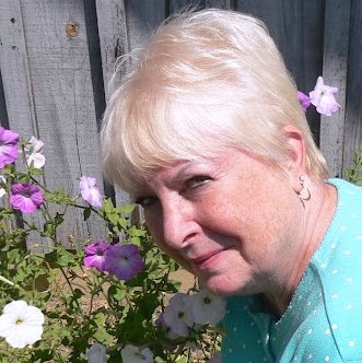 Carolyn Barnes Photo 42