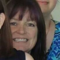 Suzanne Cummins Photo 16