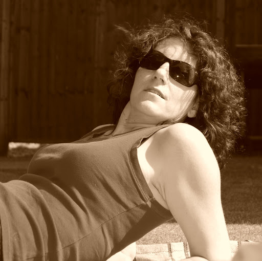 Sarah Bickers Photo 20