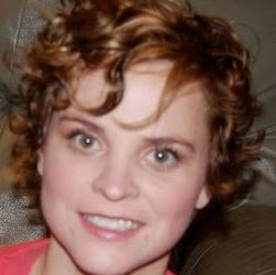 Jennifer Lyle Photo 31