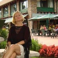 Nancy Perron Photo 25