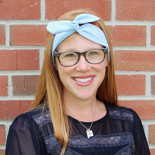 Elizabeth Olson Photo 37