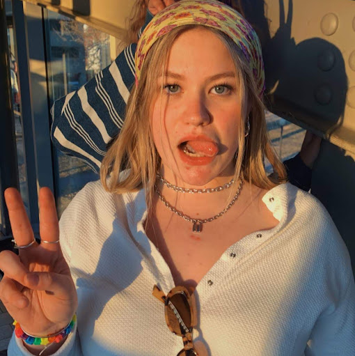 Sara Maloney Photo 17