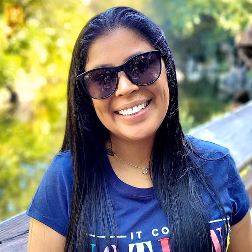 Jennifer Matos Photo 28