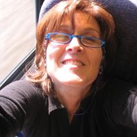 Amy Vaughan Photo 48