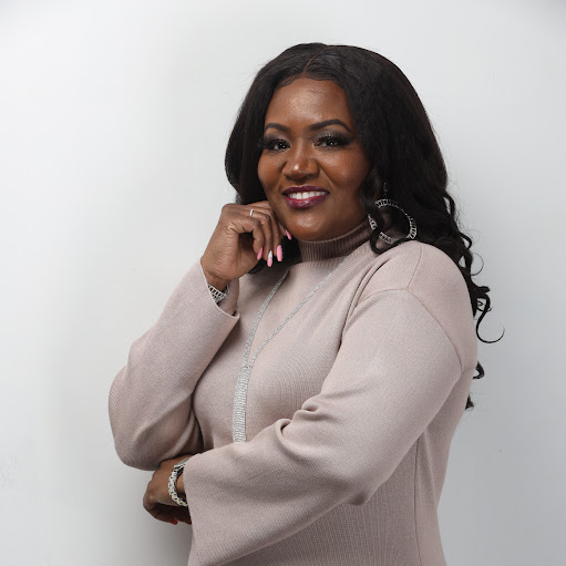 Shanda Harris Photo 26