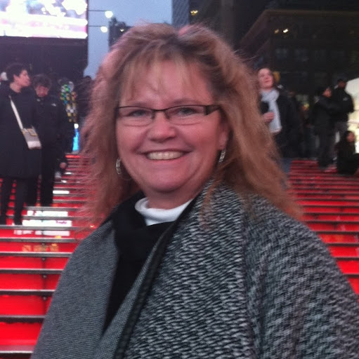 Suzanne Phillips Photo 42