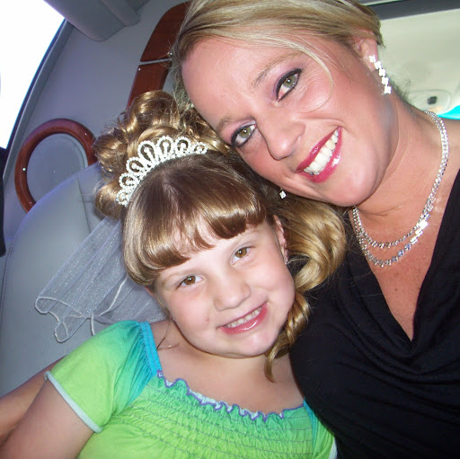 Elizabeth Burt Photo 18