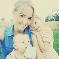 Danielle Simms Photo 23