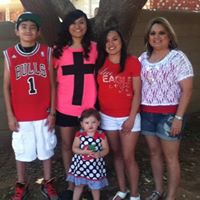 Lisa Quintanilla Photo 37
