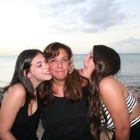 Lori Weinstein Photo 31