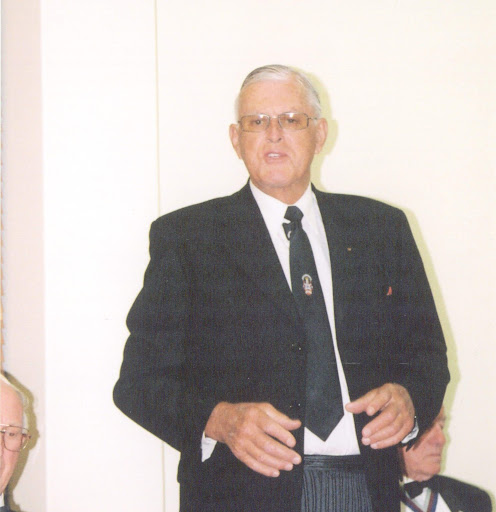Ken Hall Photo 9