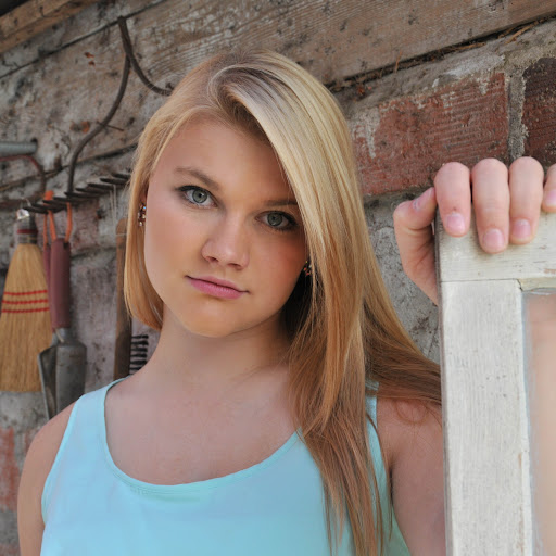 Carissa Johnson Photo 30