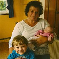 Sue Lyons Photo 20
