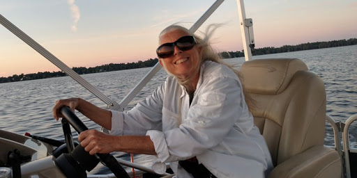 Diane Lyons Photo 18