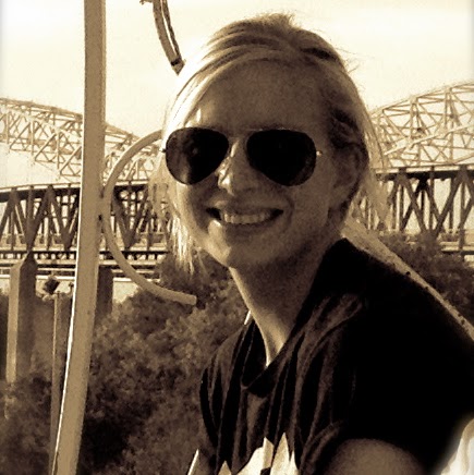 Laura Davidson Photo 34