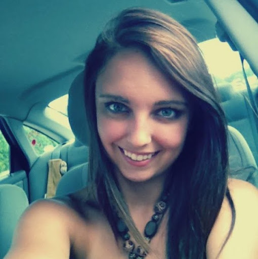 Victoria Carroll Photo 17