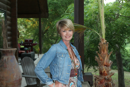 Kristi Lowery Photo 24