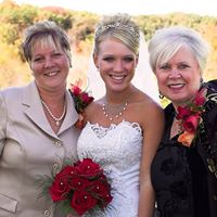 Karen Lowe Photo 27