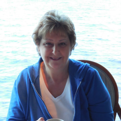 Lois Newman Photo 12