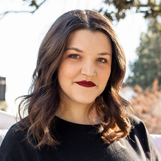 Danielle Roach Photo 39
