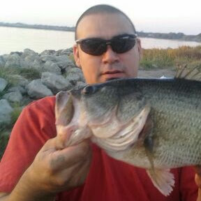 Robert Fuentes Photo 33