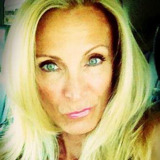 Diane Ruggiero Photo 24