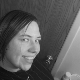Stephanie Hull Photo 42