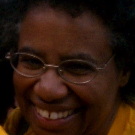 Robin Hayden Photo 33