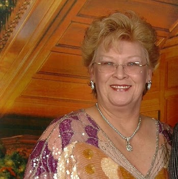 Shelley Cole Photo 30