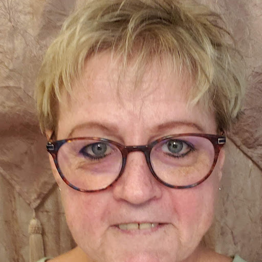 Kathy Roberts Photo 14