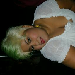 Elizabeth Camacho Photo 22
