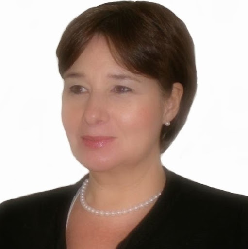 Anne Marshall Photo 32