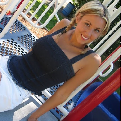 Sandra Bacon Photo 32