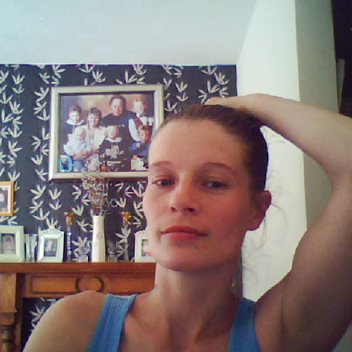 Louise Williams Photo 38