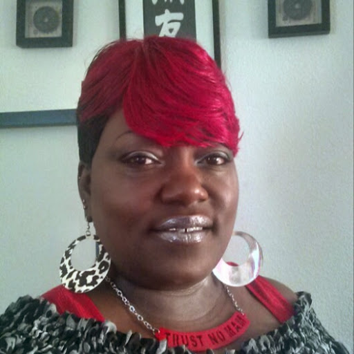 Emily Mayfield Photo 32