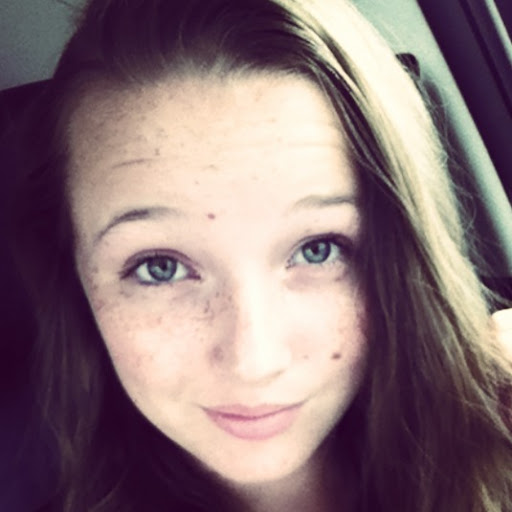 Hannah Jones Photo 37