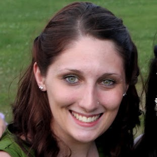 Amanda Harris Photo 25