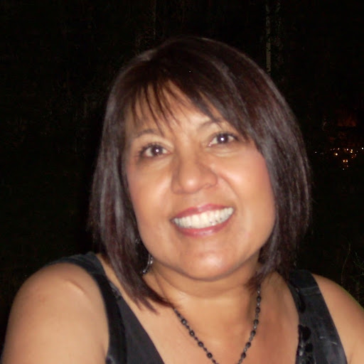 Alicia Robles Photo 30
