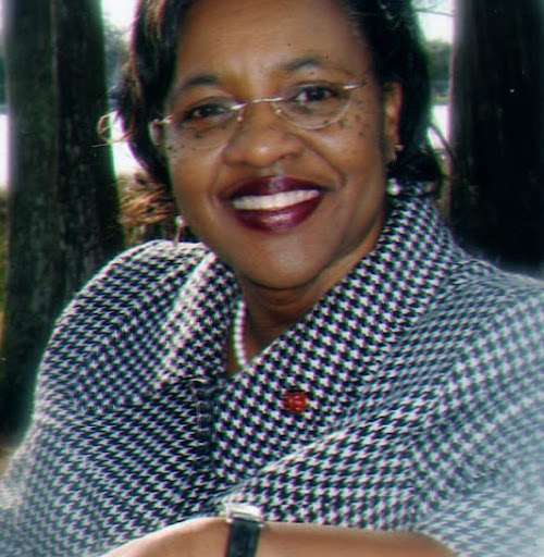 Carolyn Thomas Photo 17