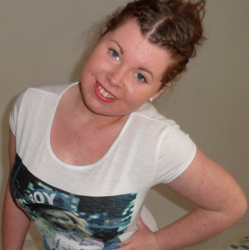 Rebecca Gallagher Photo 19