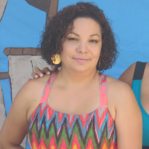 Elizabeth Arteaga Photo 17