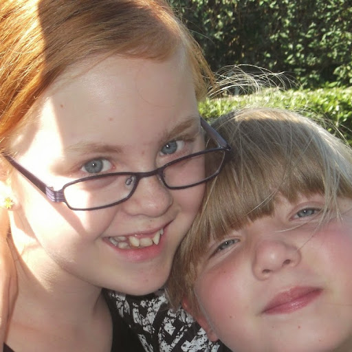 Aimee Jones Photo 8