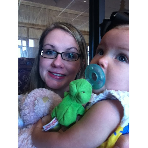 Sara Yarbrough Photo 14
