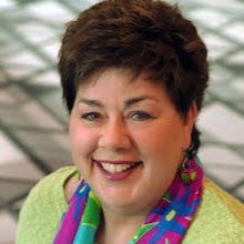 Anna Edmonds Photo 30