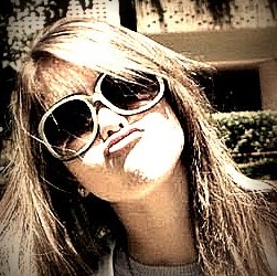 Regina Duarte Photo 17