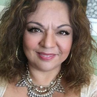 Luz Fuentes Photo 38